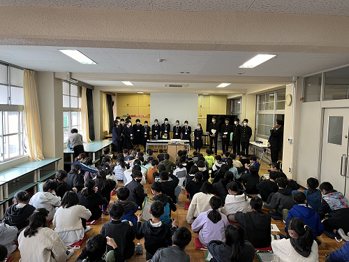 静岡商業高校生が田町小学校でプレゼン